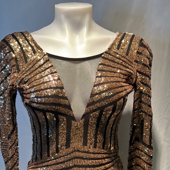 Elegant Sequin Long Sleeve Dress - Picture 3 of 12